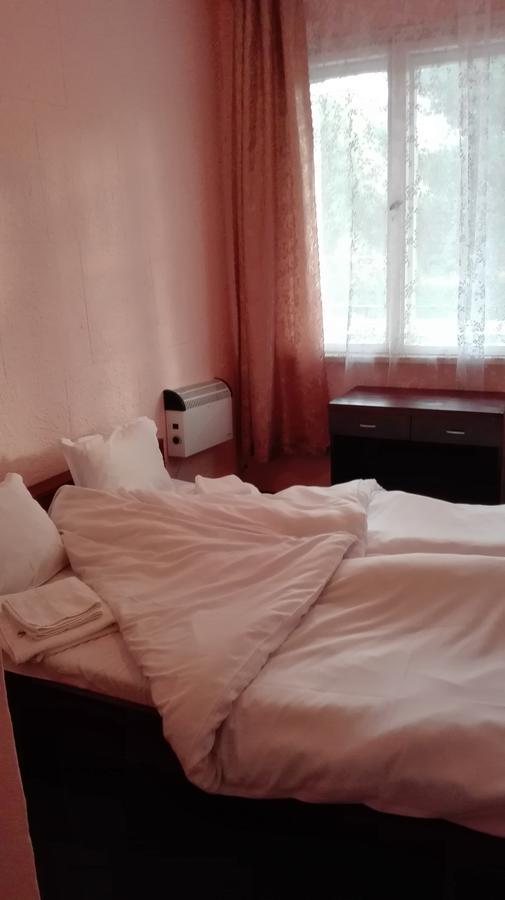 خيساريا Hotel Stroitel المظهر الخارجي الصورة